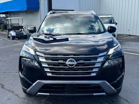 Used 2024 Nissan Rogue SL image 2