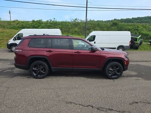 Certified 2023 Jeep Grand Cherokee L Laredo AWD/4WD image 5