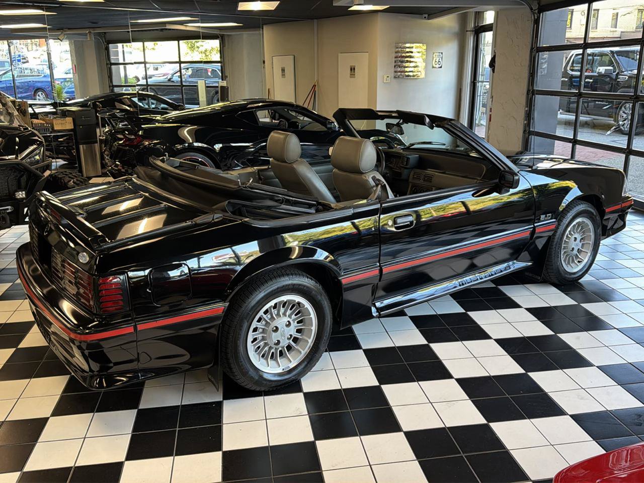 Used 1988 Ford Mustang GT RWD image 7