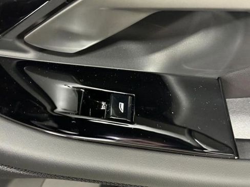 New 2026 BMW 530i xDrive w/ M Sport Package AWD/4WD image 31