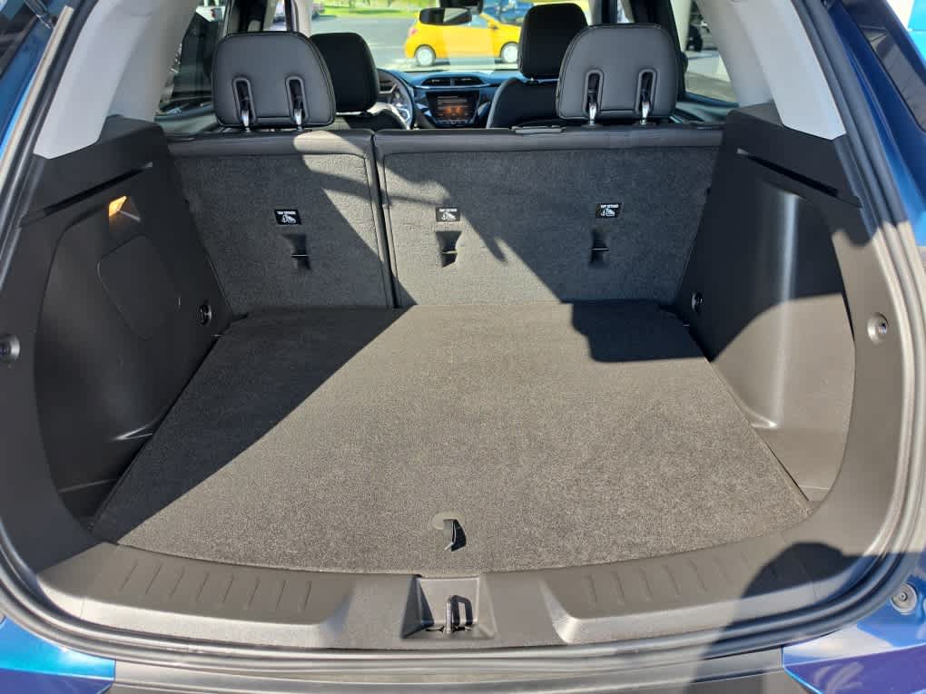 Used 2021 Chevrolet TrailBlazer LT w/ Premium Seating Package FWD image 28