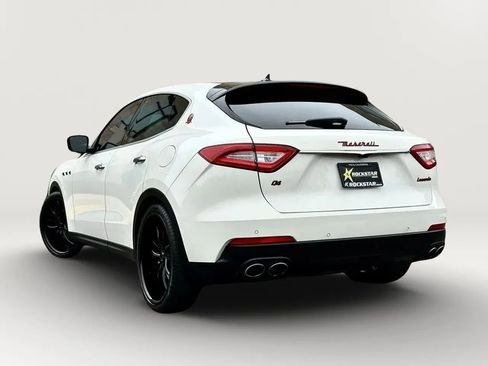 Used 2018 Maserati Levante AWD/4WD image 32