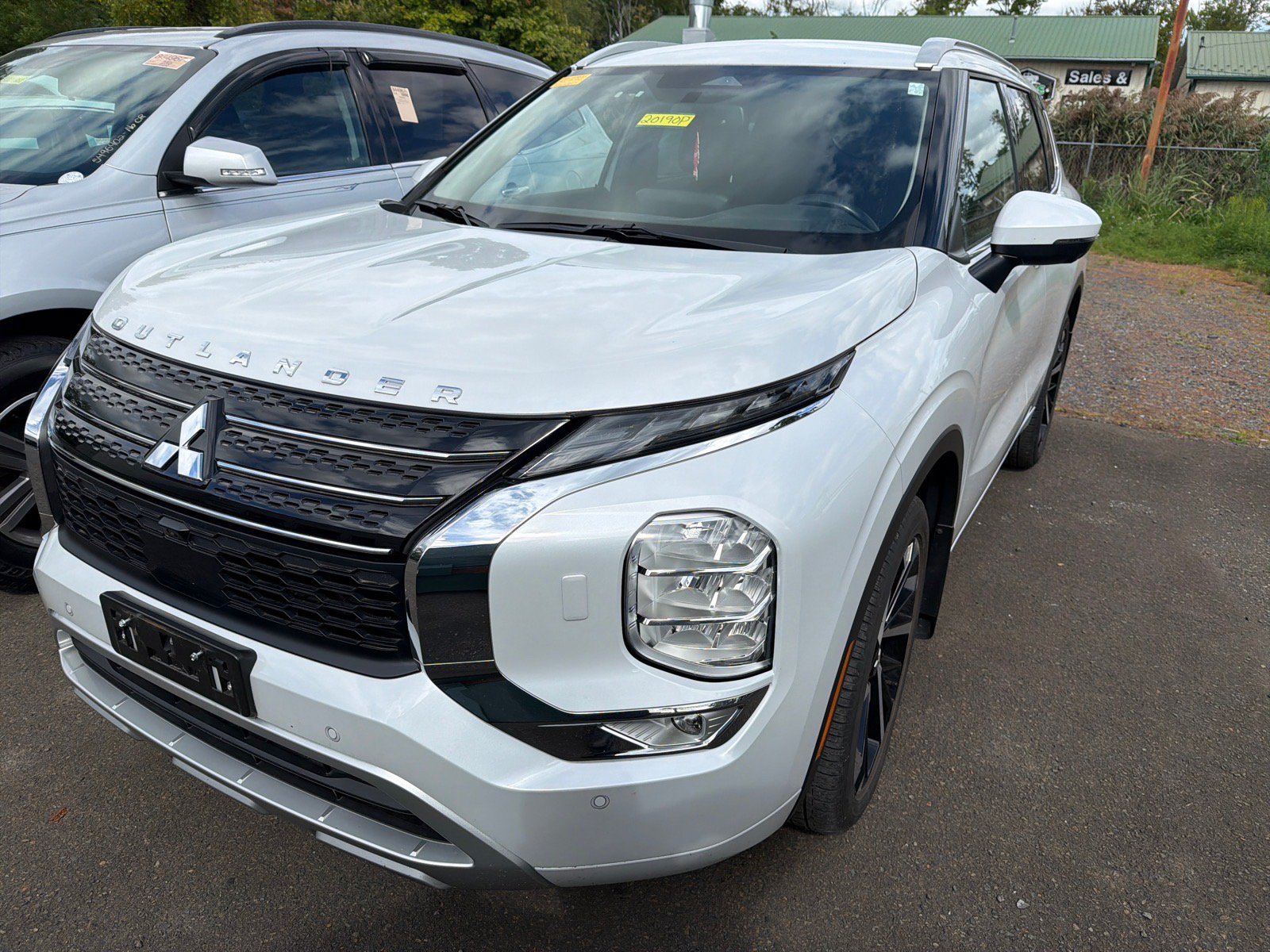 Used 2023 Mitsubishi Outlander SEL AWD/4WD image 1