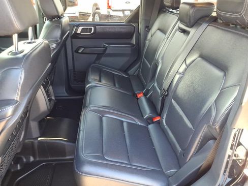 Certified 2025 Ford Bronco Badlands w/ Sasquatch Package AWD/4WD image 14