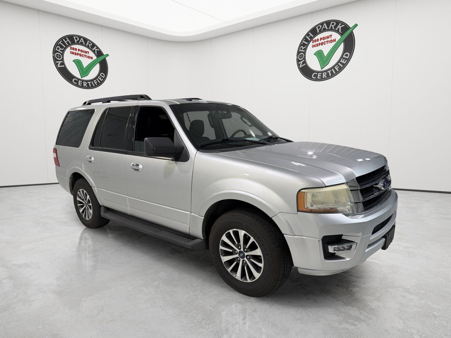 Used 2016 Ford Expedition XLT w/ Equipment Group 201A RWD image 7