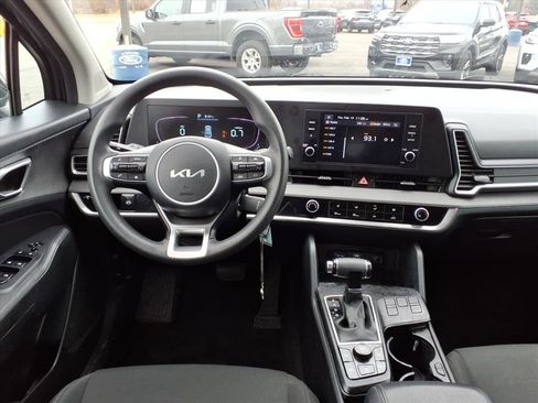 Used 2023 Kia Sportage LX image 17