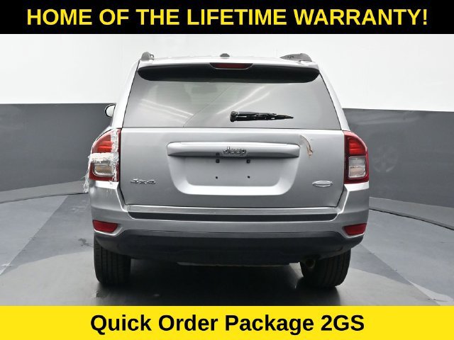 Used 2017 Jeep Compass Latitude AWD/4WD image 5
