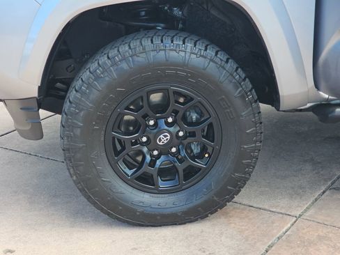 Used 2021 Toyota Tacoma SR5 RWD image 34