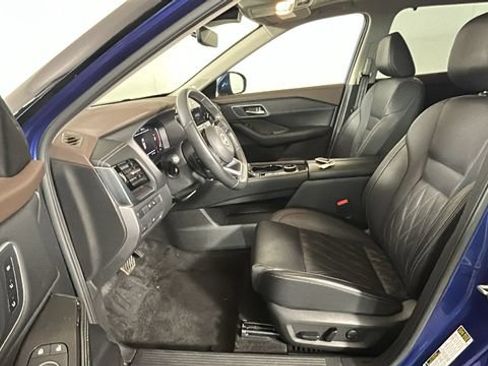 Used 2023 Nissan Rogue Platinum w/ Platinum Premium Package AWD/4WD image 11