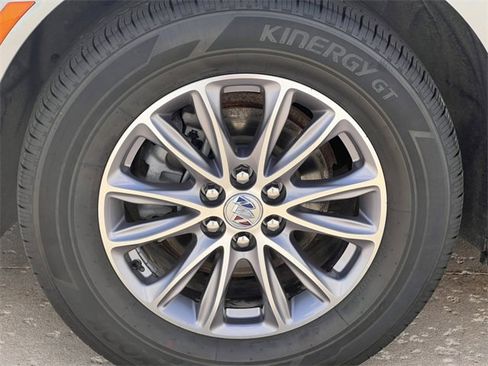 Used 2023 Buick Enclave Essence image 8