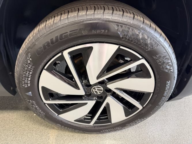 Used 2025 Volkswagen Atlas SE FWD image 9