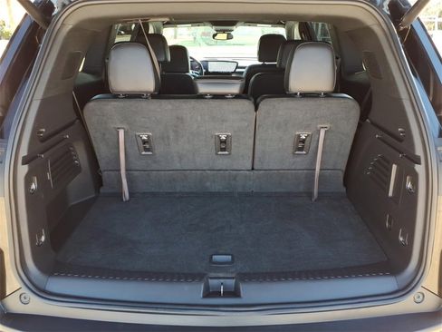 Used 2025 Buick Enclave Preferred image 12