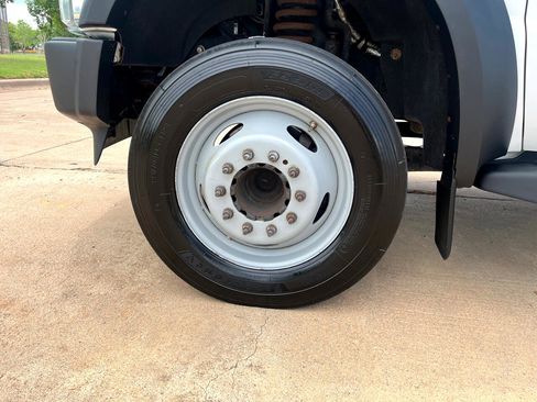 Used 2009 Ford F550 2WD Regular Cab Super Duty image 16