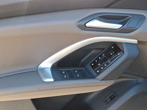 Certified 2025 Audi Q5 Premium w/ Convenience Package image 10