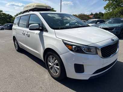 Used 2017 Kia Sedona LX w/ LX Essentials Premium Package