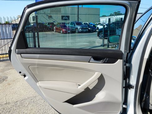 Used 2014 Volkswagen Passat 1.8T S image 13