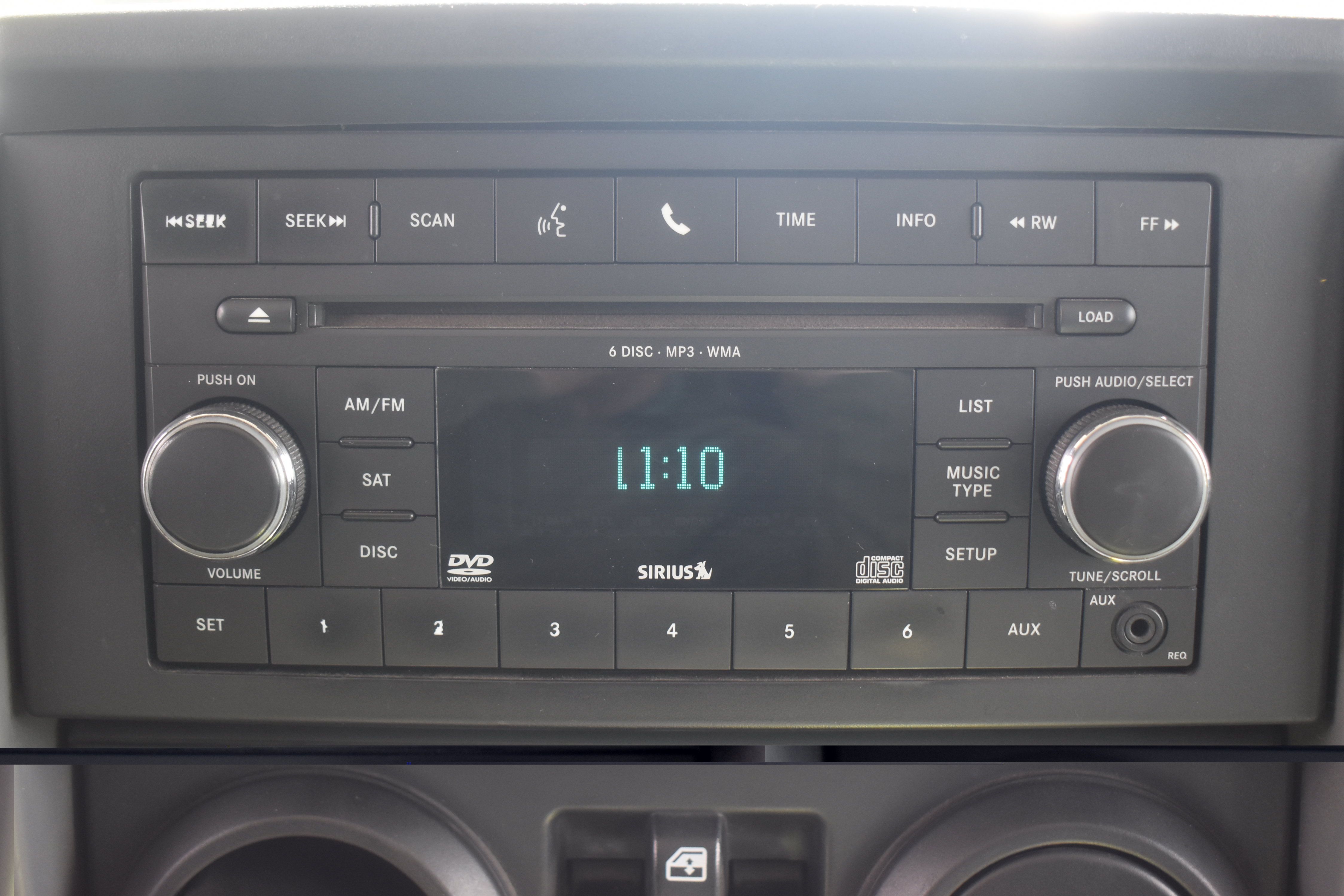 Used 2010 Jeep Wrangler Unlimited Rubicon AWD/4WD image 25
