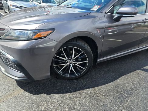 Certified 2022 Toyota Camry SE w/ Cold Weather Package image 2