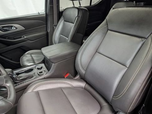 Used 2023 Chevrolet Traverse LT w/ LT Premium Package AWD/4WD image 11