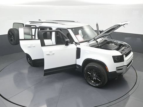 Used 2025 Land Rover Defender 110 S AWD/4WD image 87