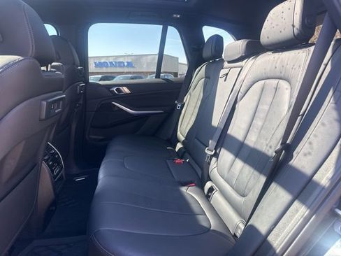 Used 2021 BMW X5 xDrive40i w/ M Sport Package image 21