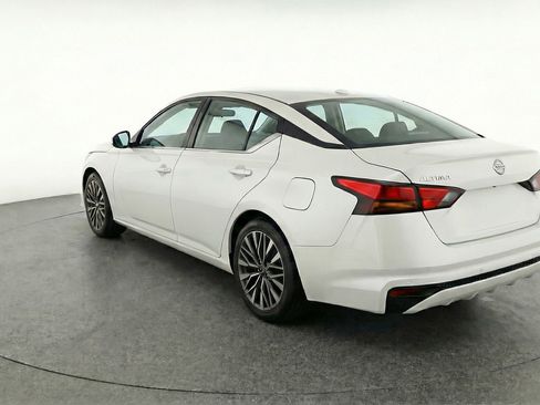 Used 2025 Nissan Altima 2.5 SV image 6