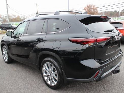 Used 2024 Toyota Highlander Limited image 30