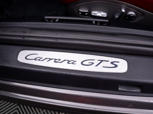 Used 2018 Porsche 911 Carrera GTS RWD image 15