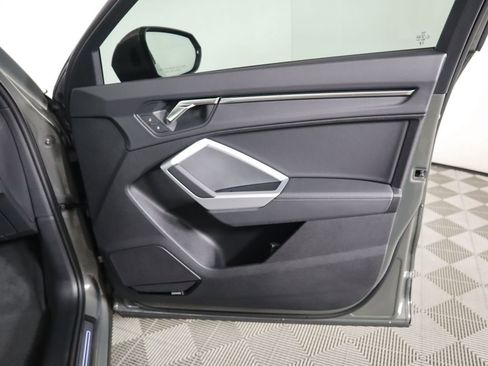 New 2025 Audi Q3 2.0T Premium image 26