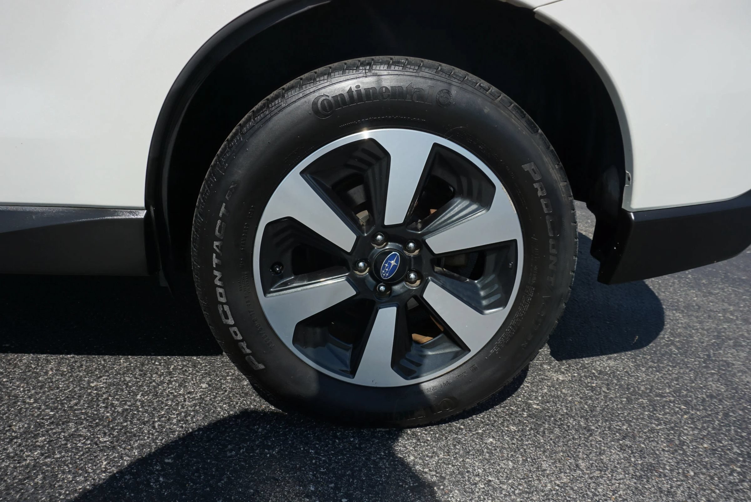 Used 2017 Subaru Forester 2.5i Premium AWD/4WD image 36