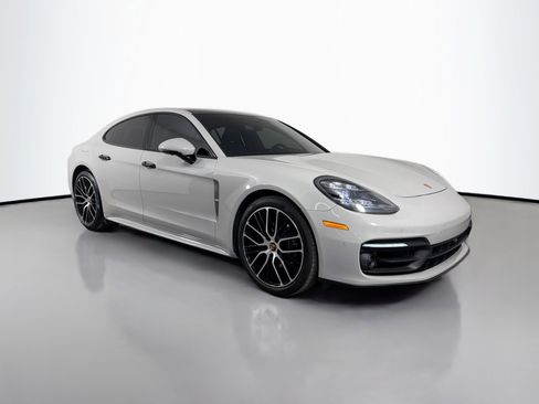 Certified 2023 Porsche Panamera Platinum Edition image 9
