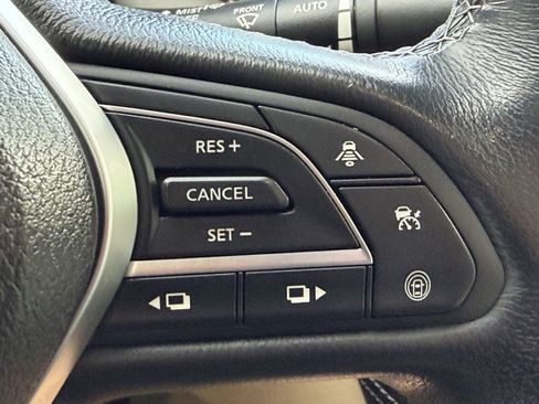 Used 2018 INFINITI Q50 Luxe w/ Sensory Package (Luxe) RWD image 32
