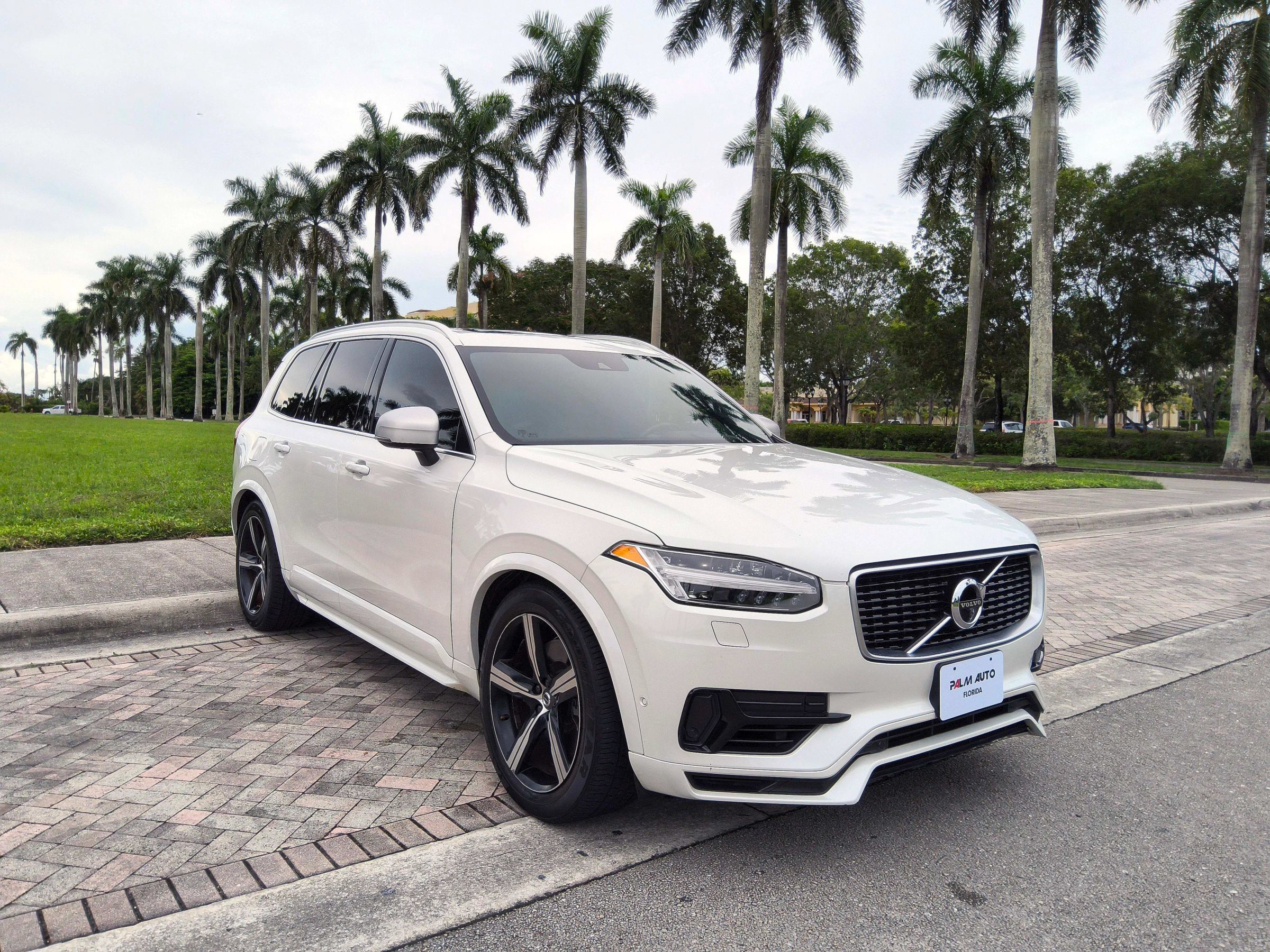 Used 2016 Volvo XC90 T8 R-Design AWD/4WD image 1