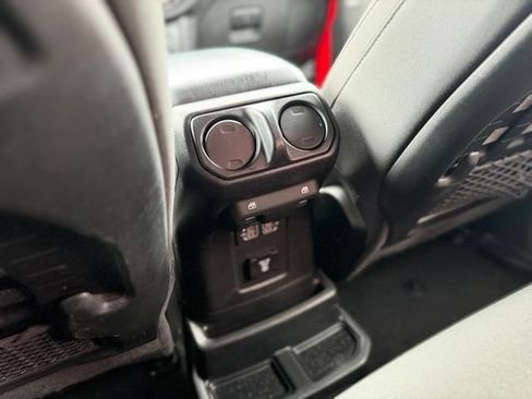Used 2021 Jeep Wrangler Unlimited Rubicon 4xe w/ Cold Weather Group AWD/4WD image 21