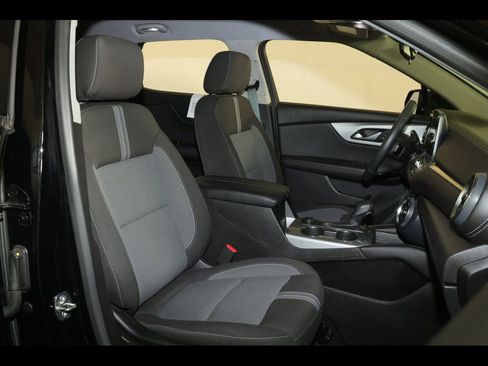 Used 2023 Chevrolet Blazer LT AWD/4WD image 29