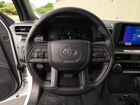 Used 2025 Toyota Tacoma SR image 15
