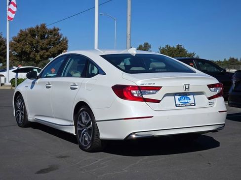 Used 2018 Honda Accord Touring image 6