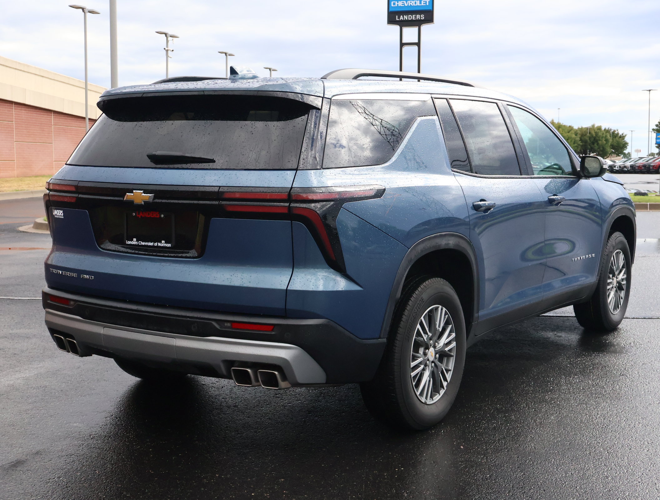 Used 2025 Chevrolet Traverse LT AWD/4WD image 31