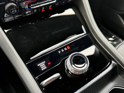 New 2025 Jeep Grand Cherokee Limited w/ Black Appearance Package image 4