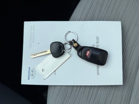 Used 2016 Hyundai Accent SE FWD image 27