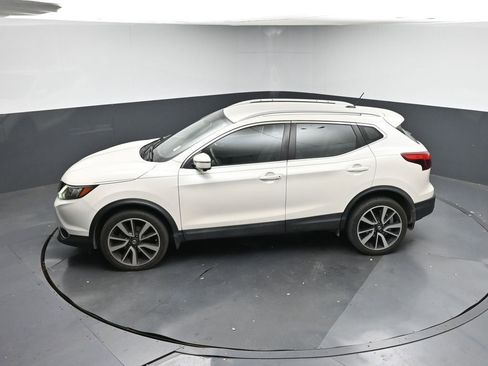 Used 2017 Nissan Rogue Sport SL image 18