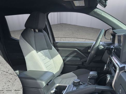 Used 2024 Toyota Tacoma TRD Sport image 12