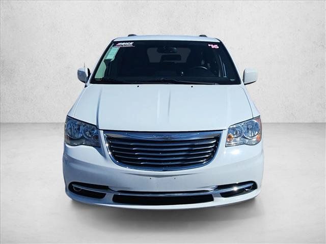 Used 2016 Chrysler Town & Country Touring FWD image 2