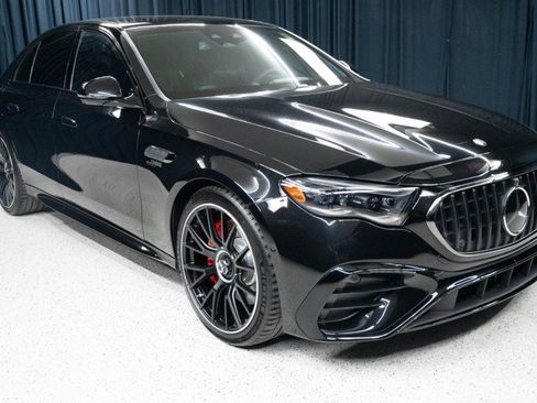 New 2026 Mercedes-Benz E 53 AMG e 4MATIC Sedan image 3