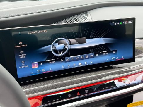 New 2026 BMW 760i xDrive w/ Premium Package AWD/4WD image 10