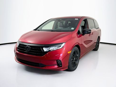 Used 2023 Honda Odyssey Sport image 1