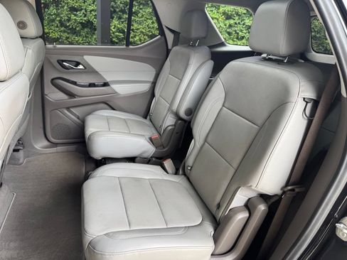 Used 2020 Chevrolet Traverse Premier FWD image 27