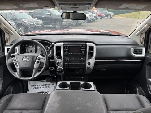 Used 2017 Nissan Titan SV AWD/4WD image 20