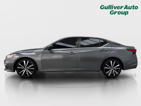 Used 2022 Nissan Altima 2.5 SR FWD image 3