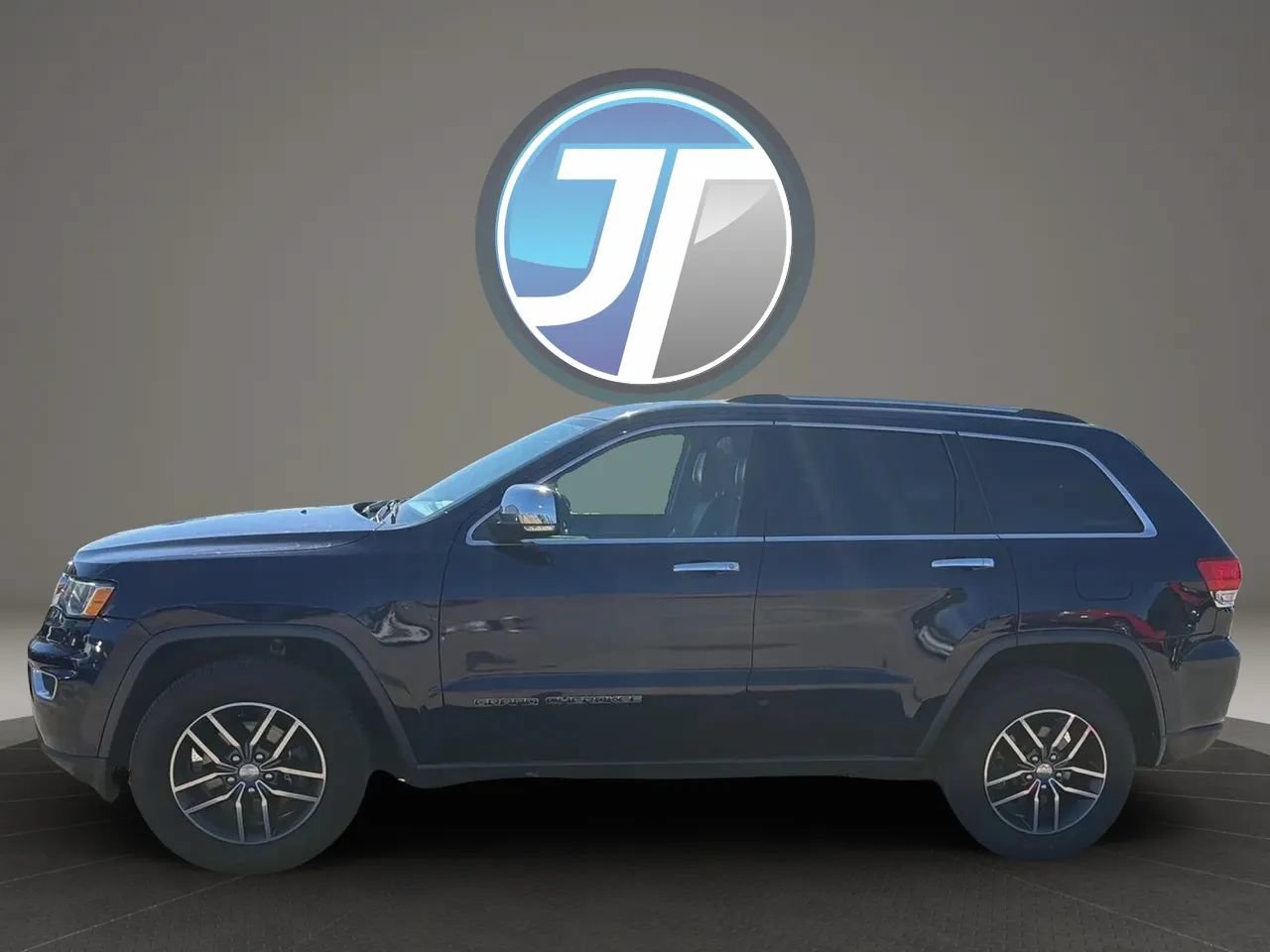 Used 2017 Jeep Grand Cherokee Limited AWD/4WD image 9
